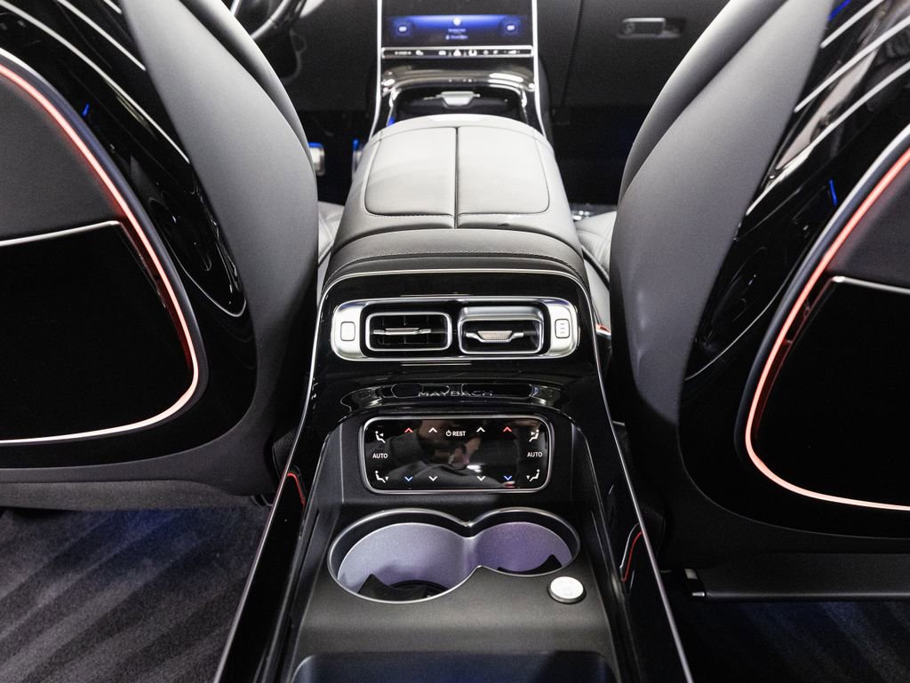 Certified 2024 Mercedes-Benz Maybach S 580 4MATIC image 32