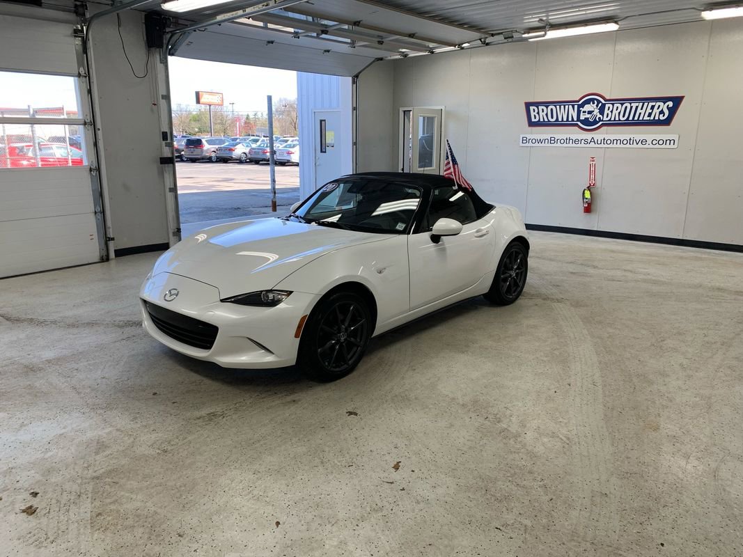 Used 2020 MAZDA MX-5 Miata Grand Touring image 1