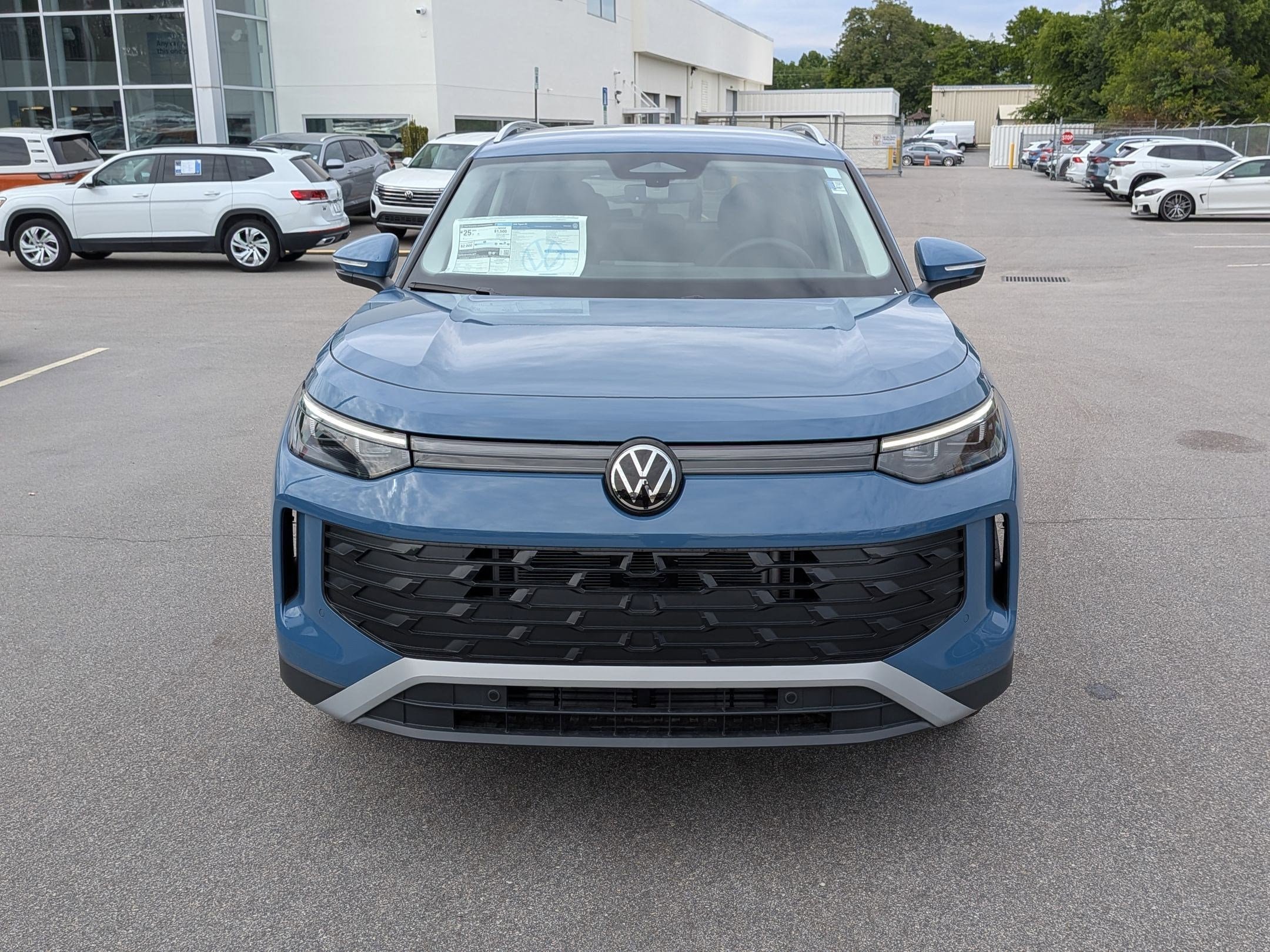 New 2026 Volkswagen Tiguan SE AWD/4WD image 8