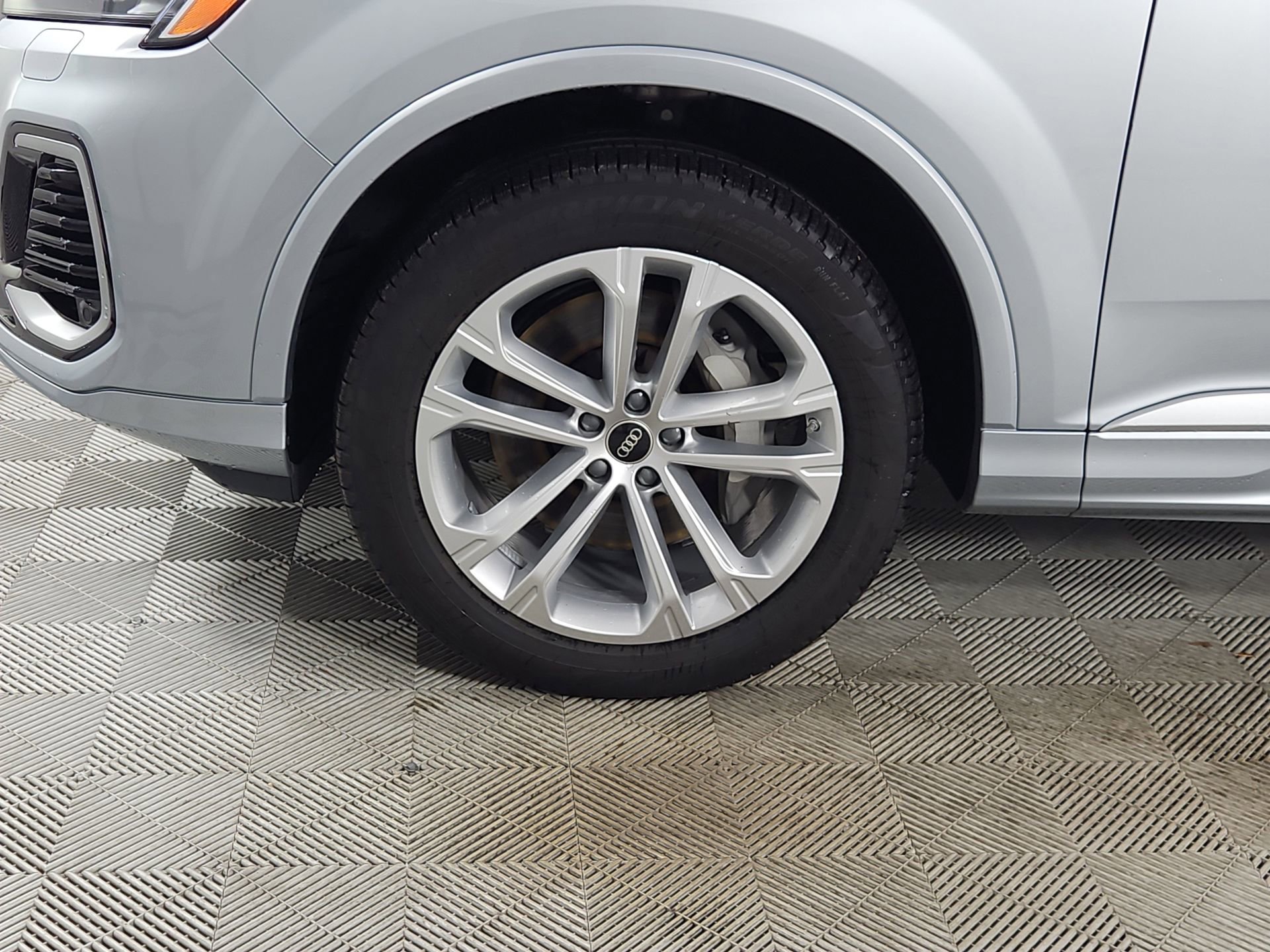 Certified 2025 Audi Q7 3.0T Premium image 11