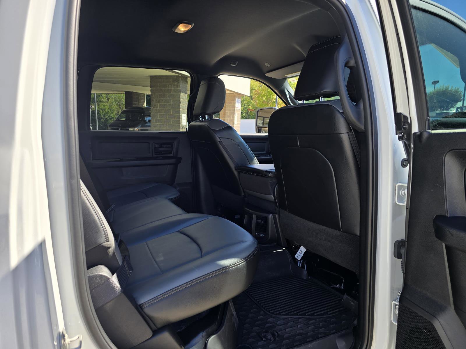 Used 2024 RAM 2500 Tradesman w/ Chrome Appearance Group image 34