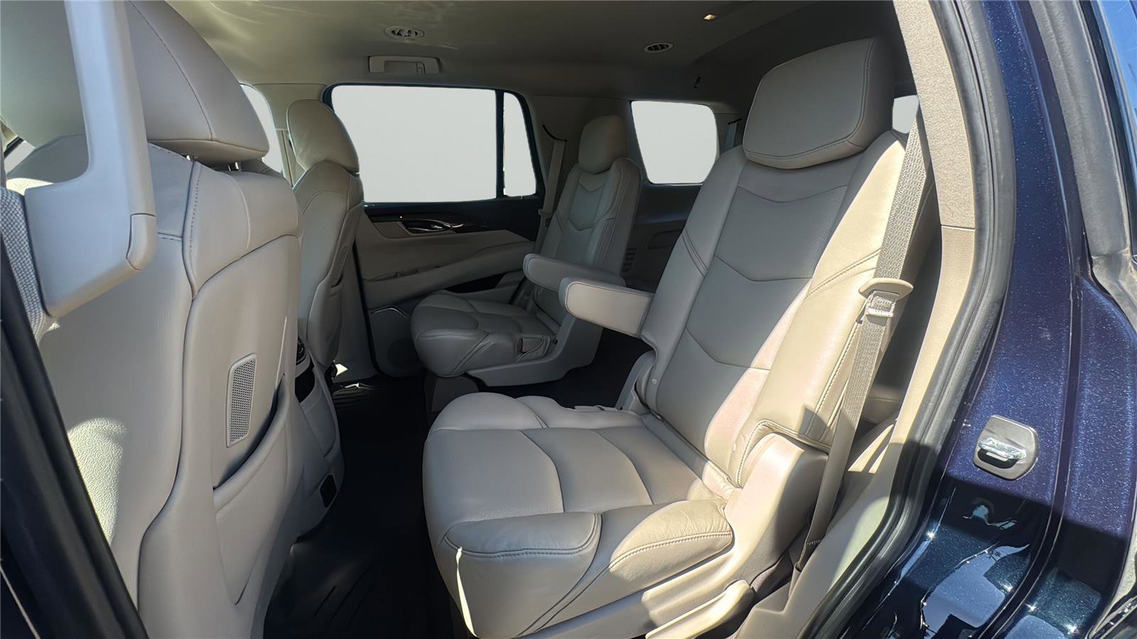 Used 2017 Cadillac Escalade 4WD w/ LPO, Radiant Package image 11