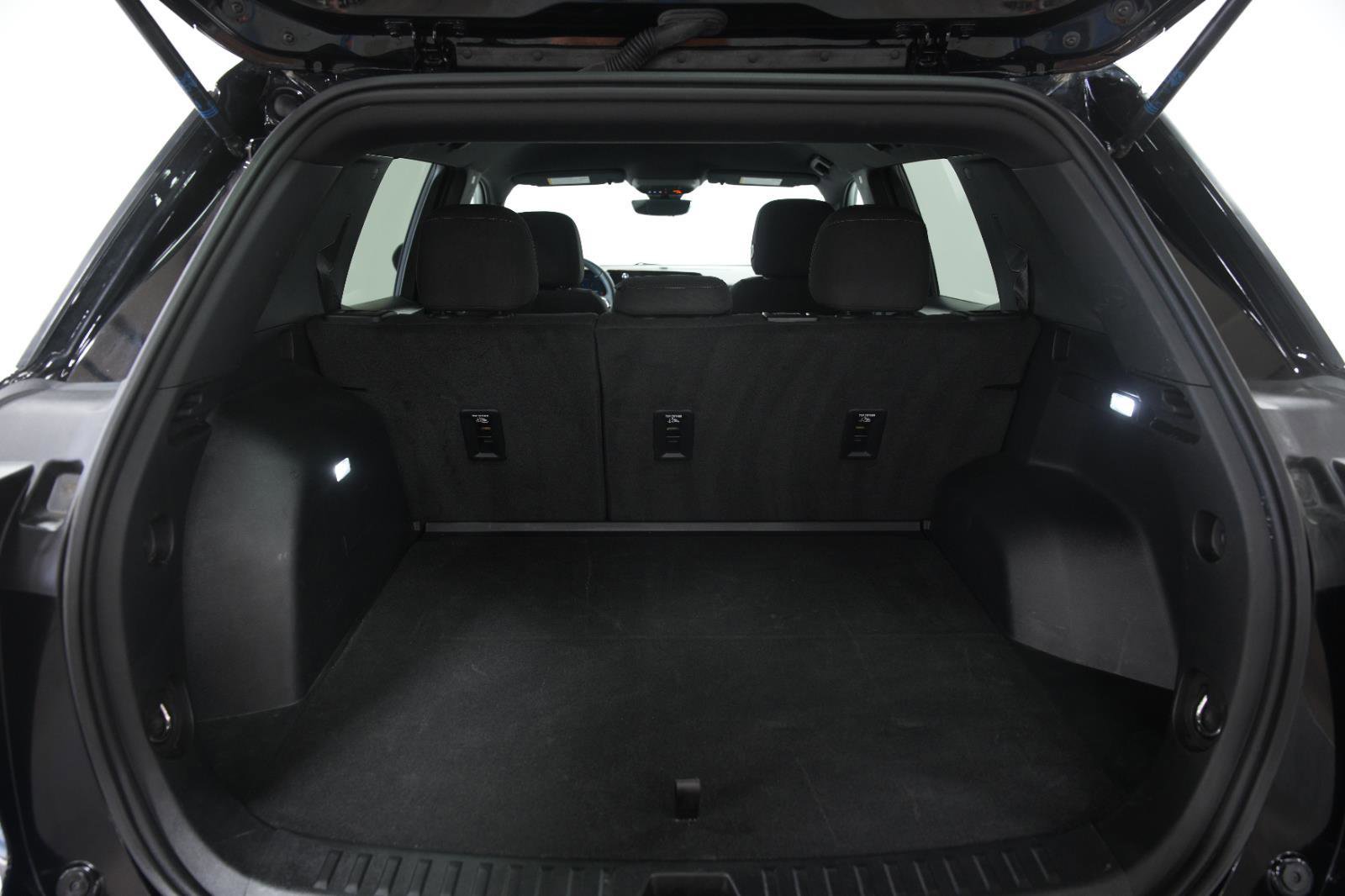 Used 2025 Chevrolet Equinox LT w/ Safety and Technology Package image 14