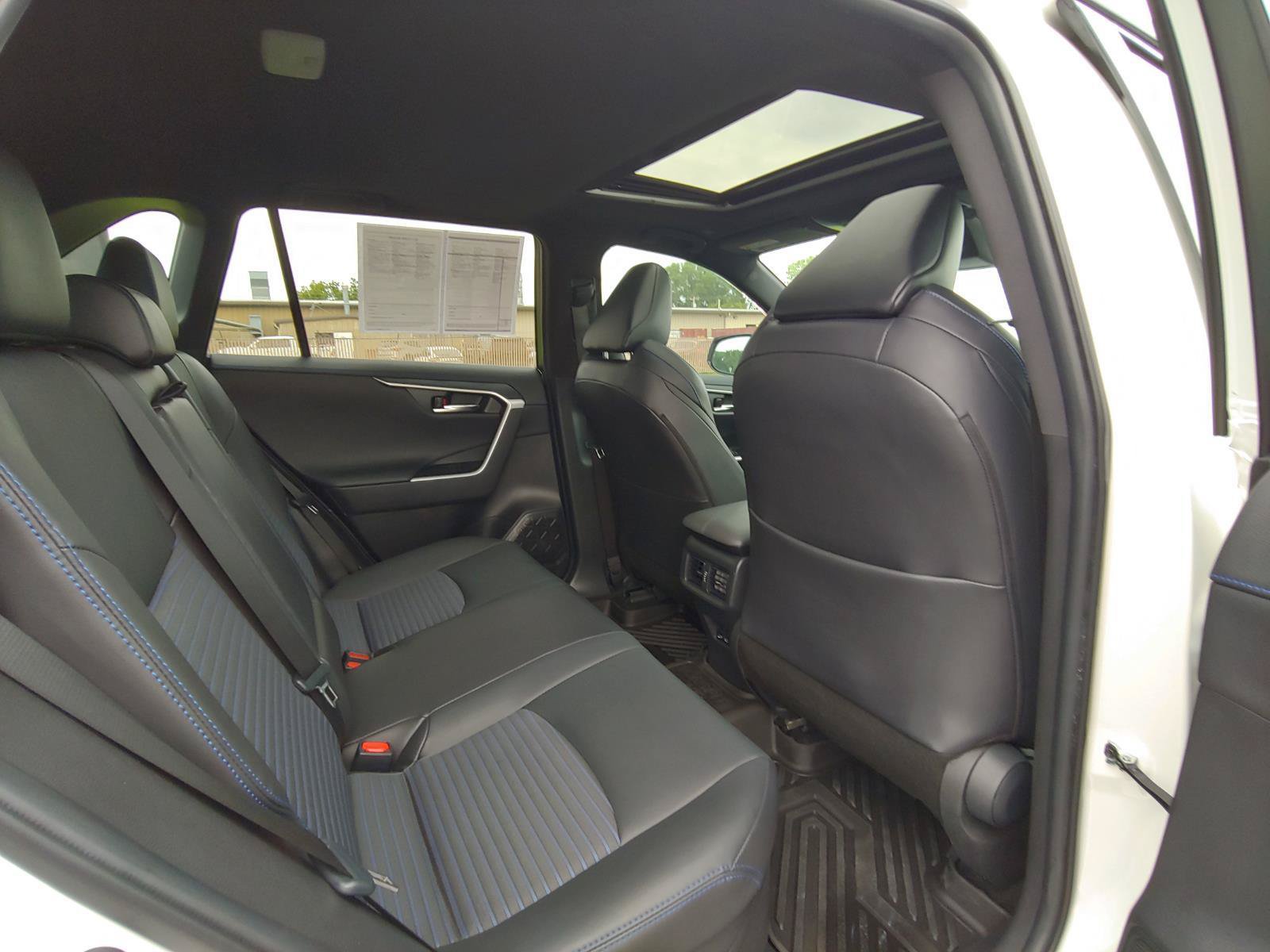 Used 2024 Toyota RAV4 XSE AWD/4WD image 32