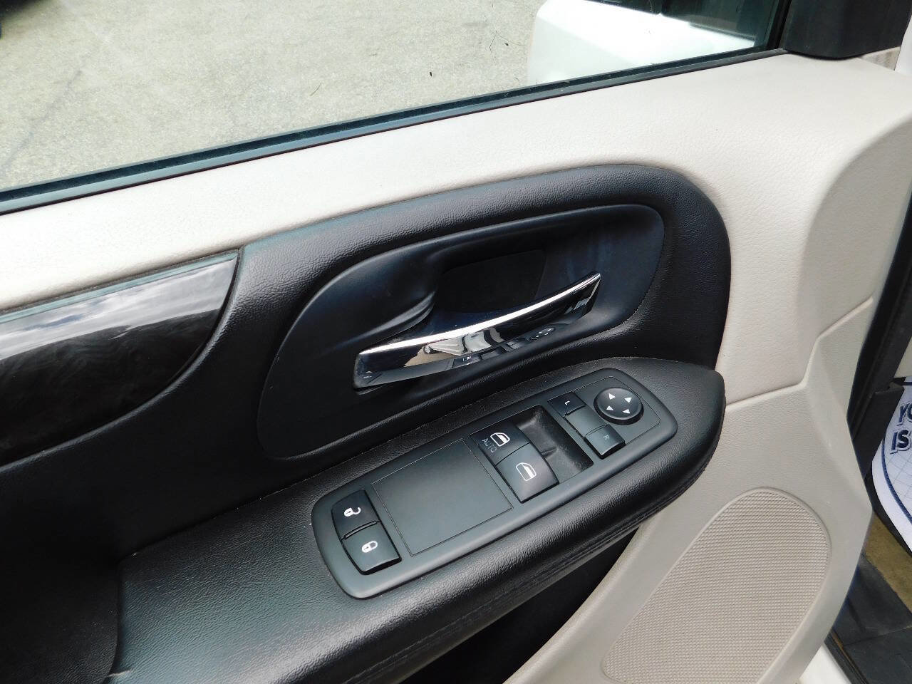 Used 2013 Dodge Grand Caravan SE image 22