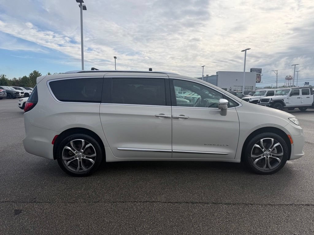Used 2021 Chrysler Pacifica Pinnacle AWD/4WD image 6