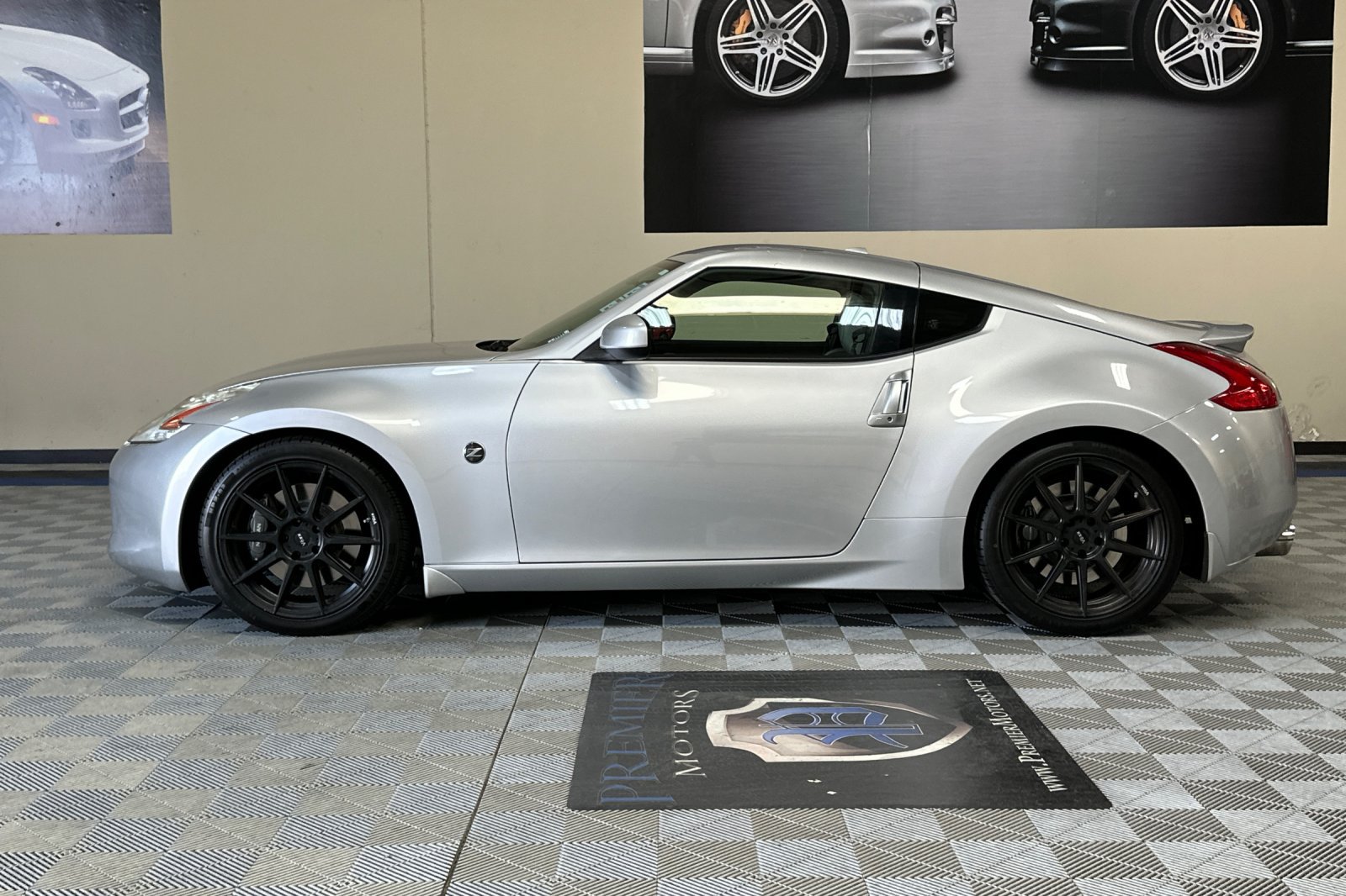 Used 2011 Nissan 370Z Touring w/ Sport Pkg RWD image 7