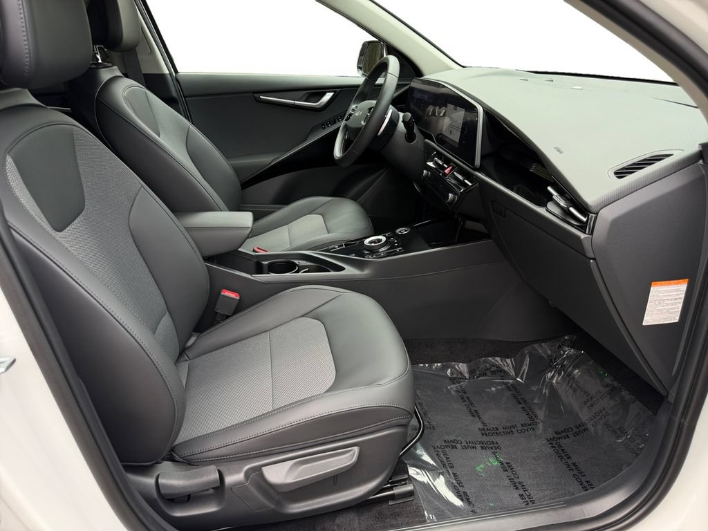 Certified 2025 Kia Niro Wind FWD image 9