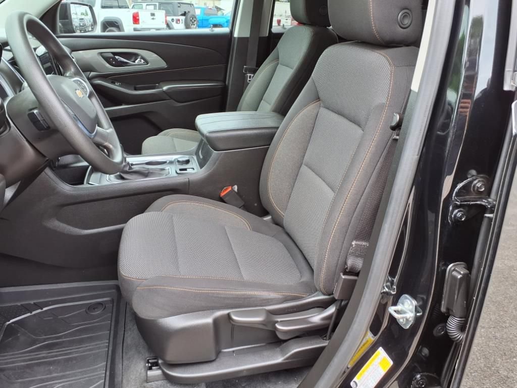 Used 2021 Chevrolet Traverse LS AWD/4WD image 17