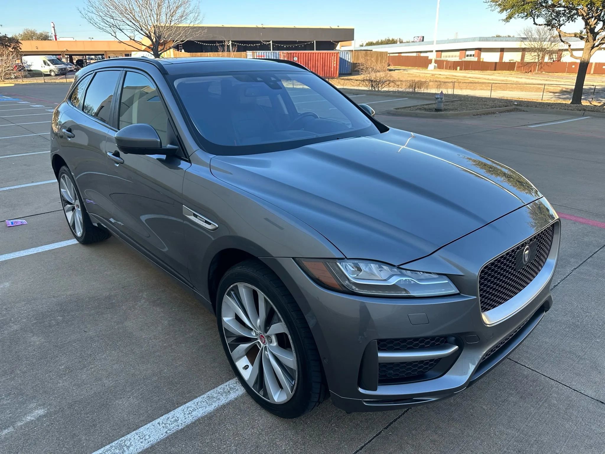 Used 2017 Jaguar F-PACE R-Sport image 5