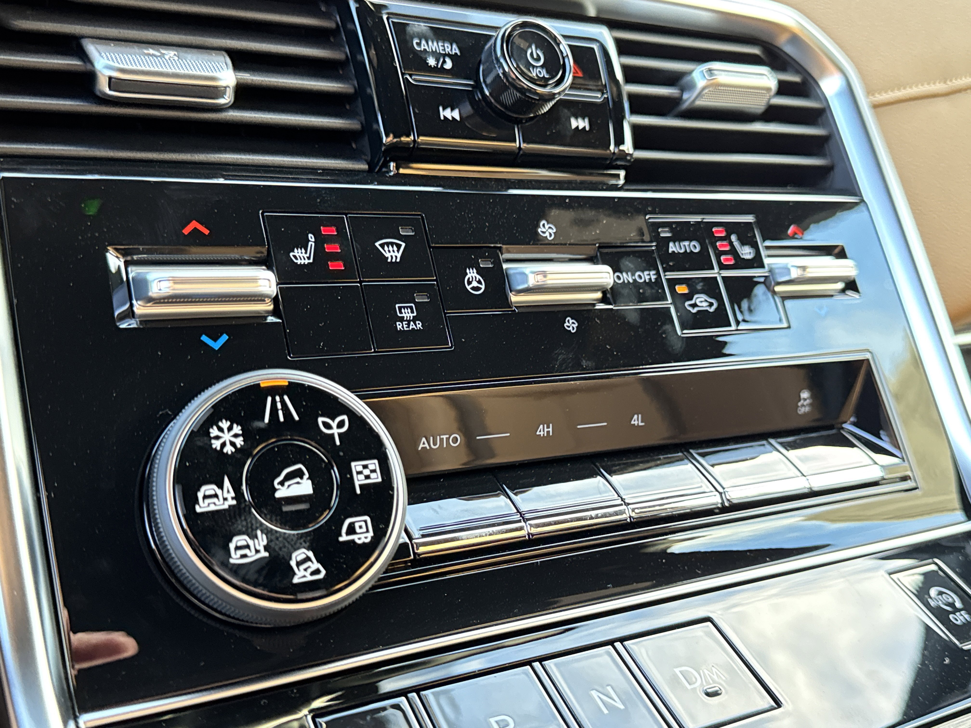 New 2026 Nissan Armada SL w/ Captain's Chari Seat Package image 30