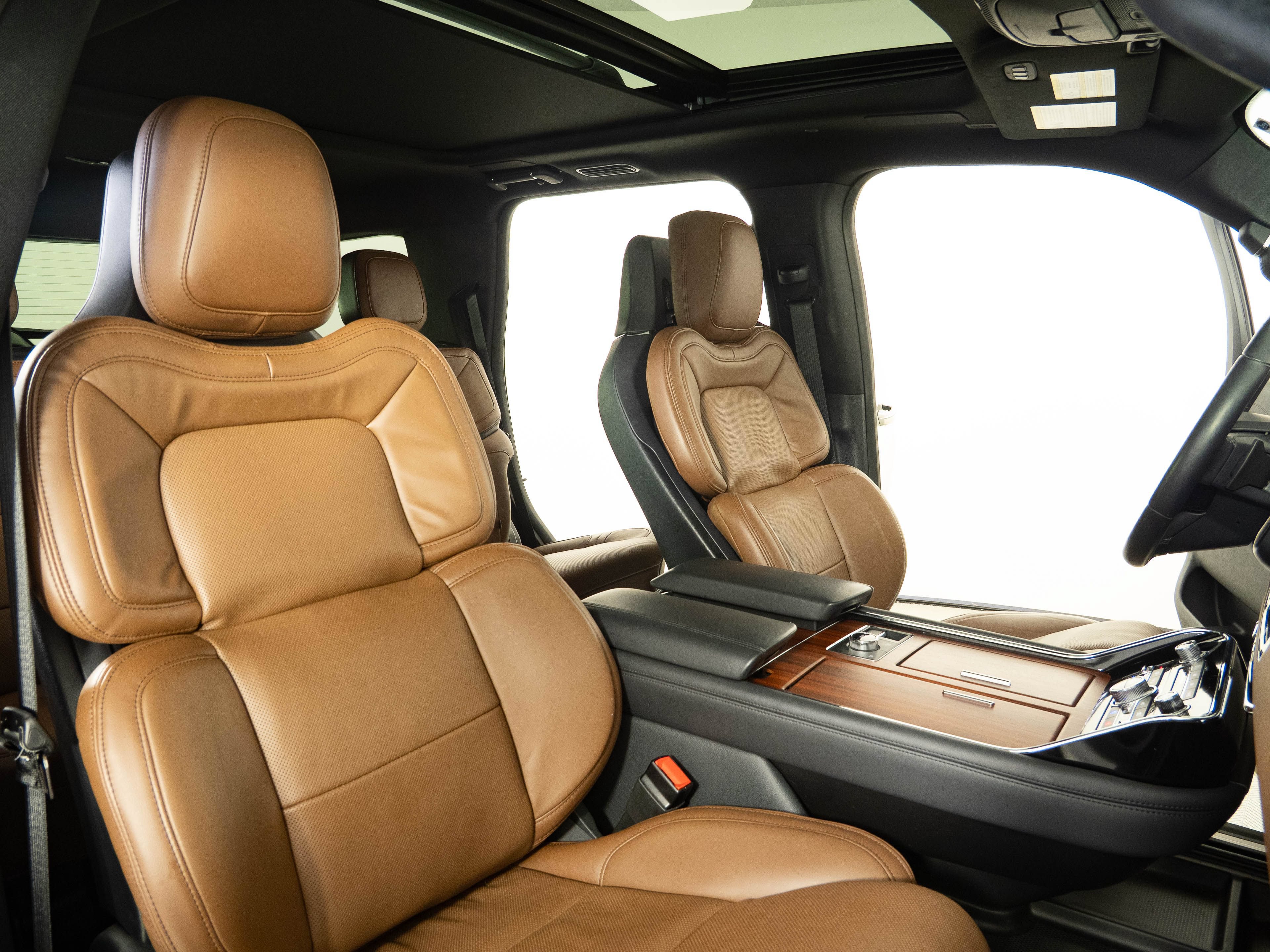 Used 2024 Lincoln Navigator Reserve AWD/4WD image 22