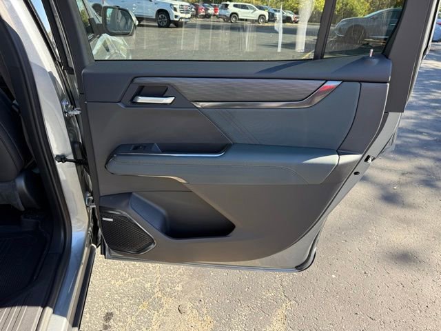 New 2026 GMC Acadia AT4 w/ LPO, Floor Liner Package image 16