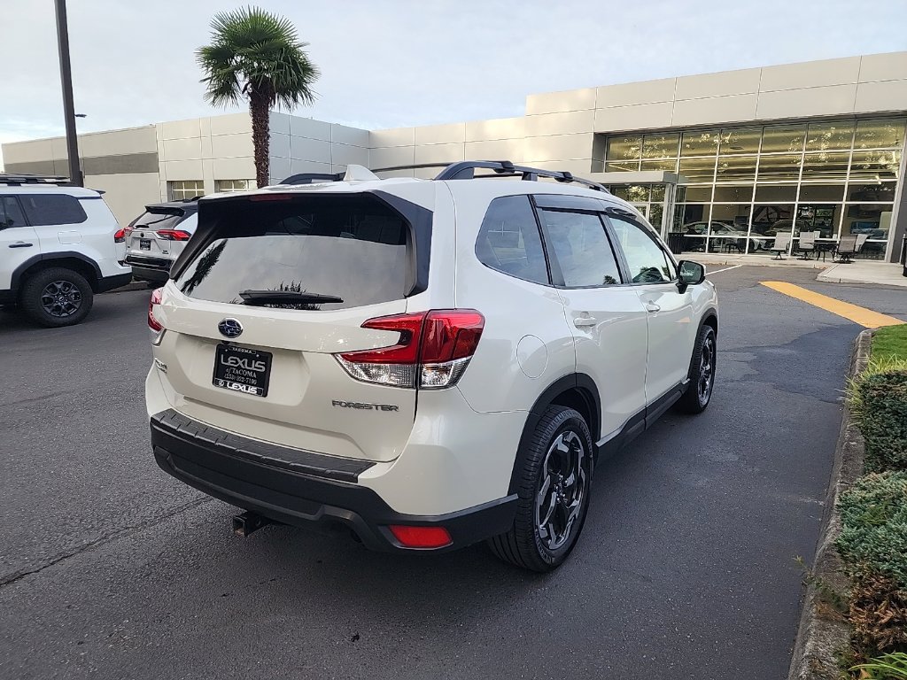 Used 2019 Subaru Forester Premium AWD/4WD image 5
