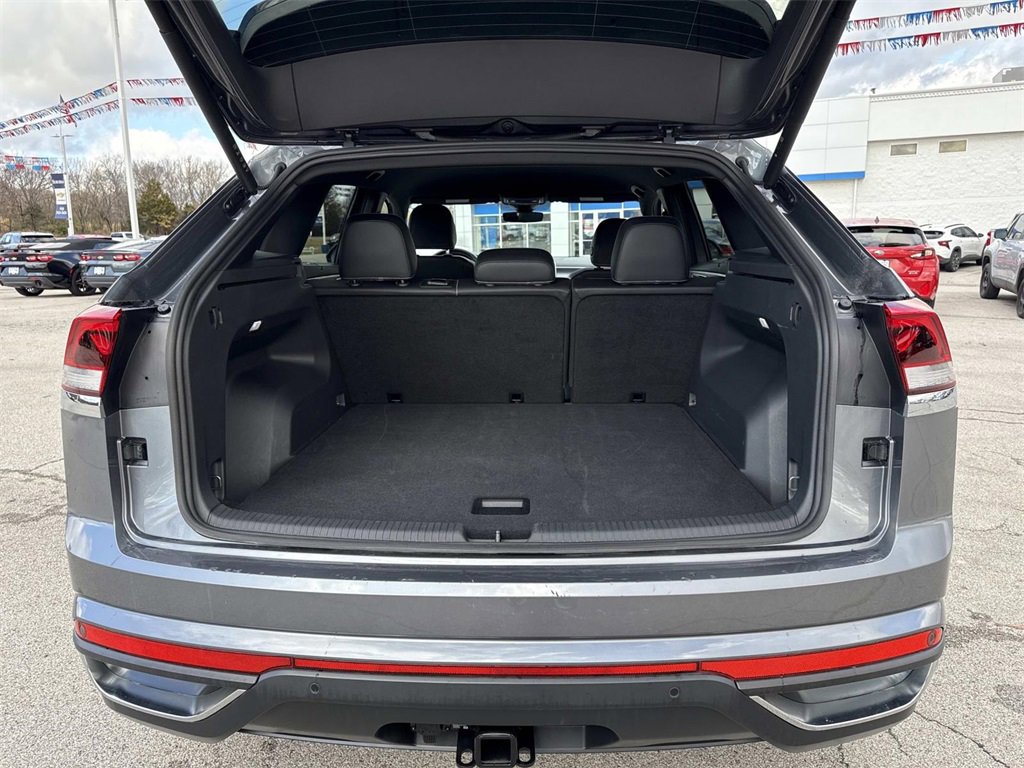 Used 2025 Volkswagen Atlas Cross Sport SE image 6