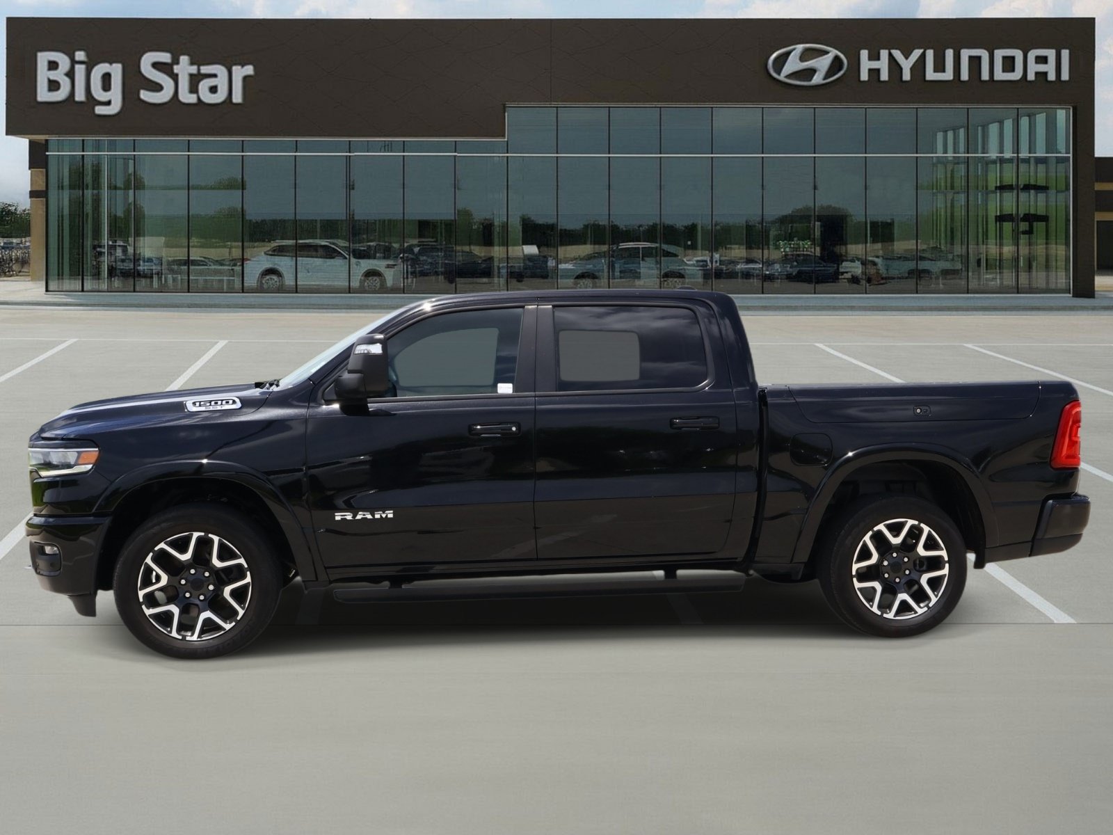 Used 2025 RAM 1500 Laramie w/ Laramie Southwest Edition AWD/4WD image 2