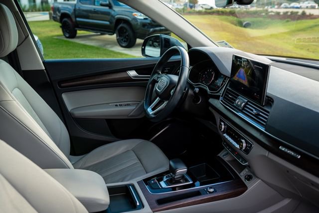 Used 2022 Audi Q5 2.0T Premium w/ Convenience Package image 14