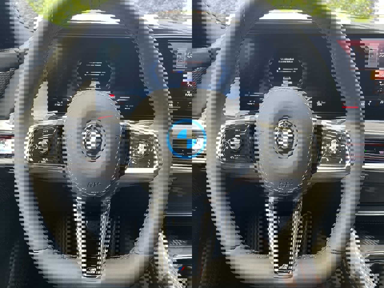 Used 2025 BMW i7 xDrive60 image 22