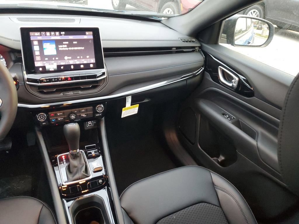 New 2026 Jeep Compass Latitude AWD/4WD image 15