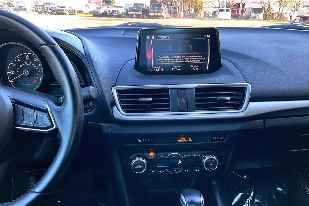 Used 2018 MAZDA MAZDA3 Touring image 8