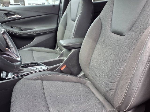 Used 2024 Buick Encore GX Preferred w/ Comfort Package AWD/4WD image 3