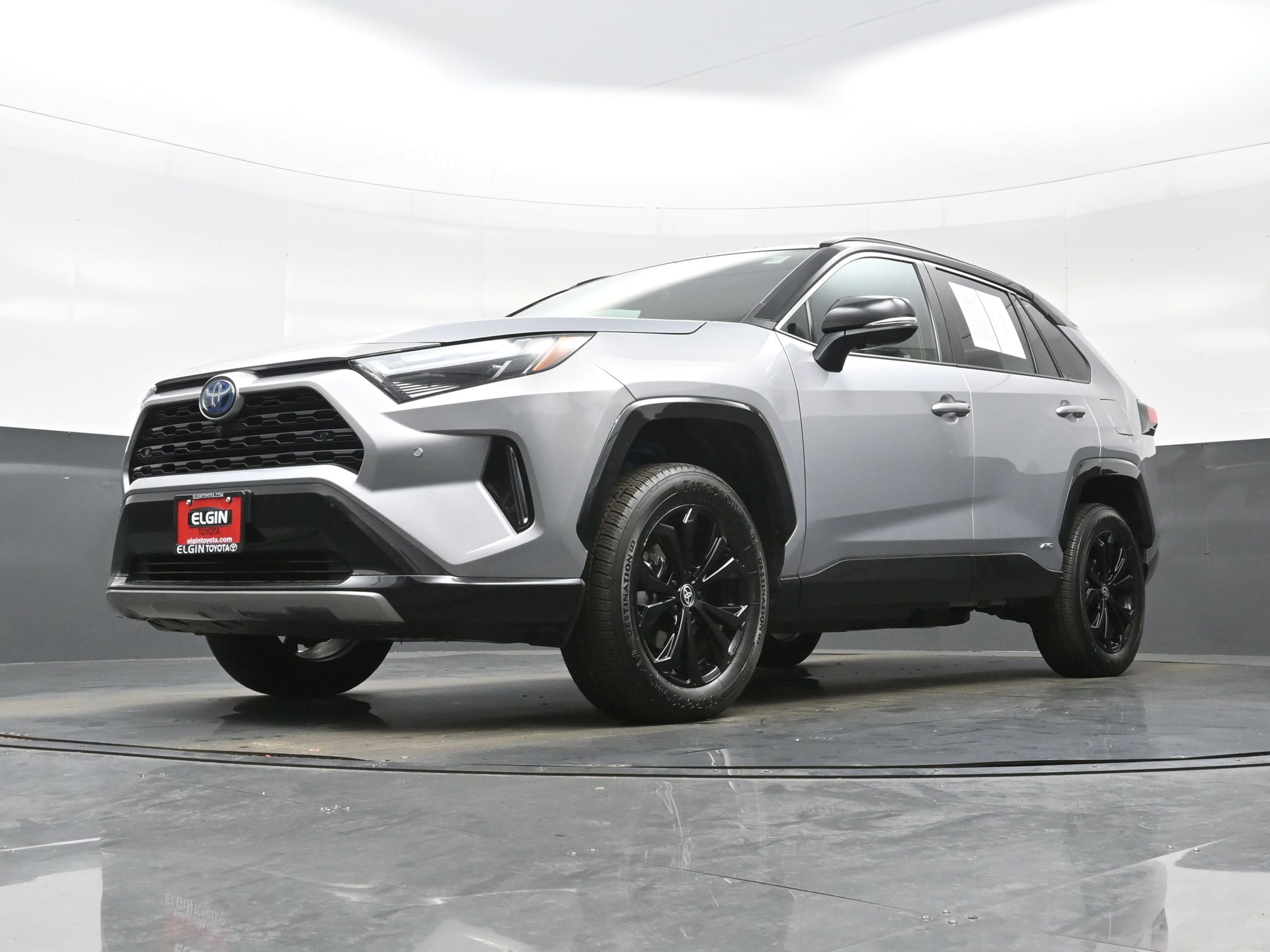 Used 2024 Toyota RAV4 XSE w/ Advanced Technology Package AWD/4WD image 29