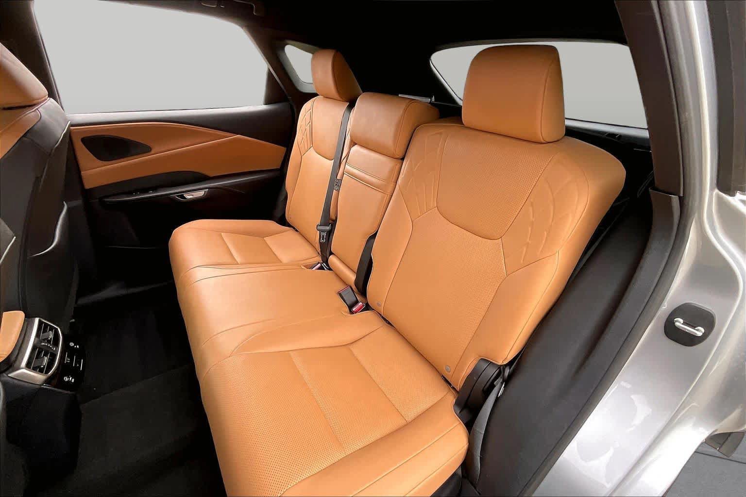Used 2024 Lexus RX 350 Premium w/ Accessory Package (Z1) FWD image 18