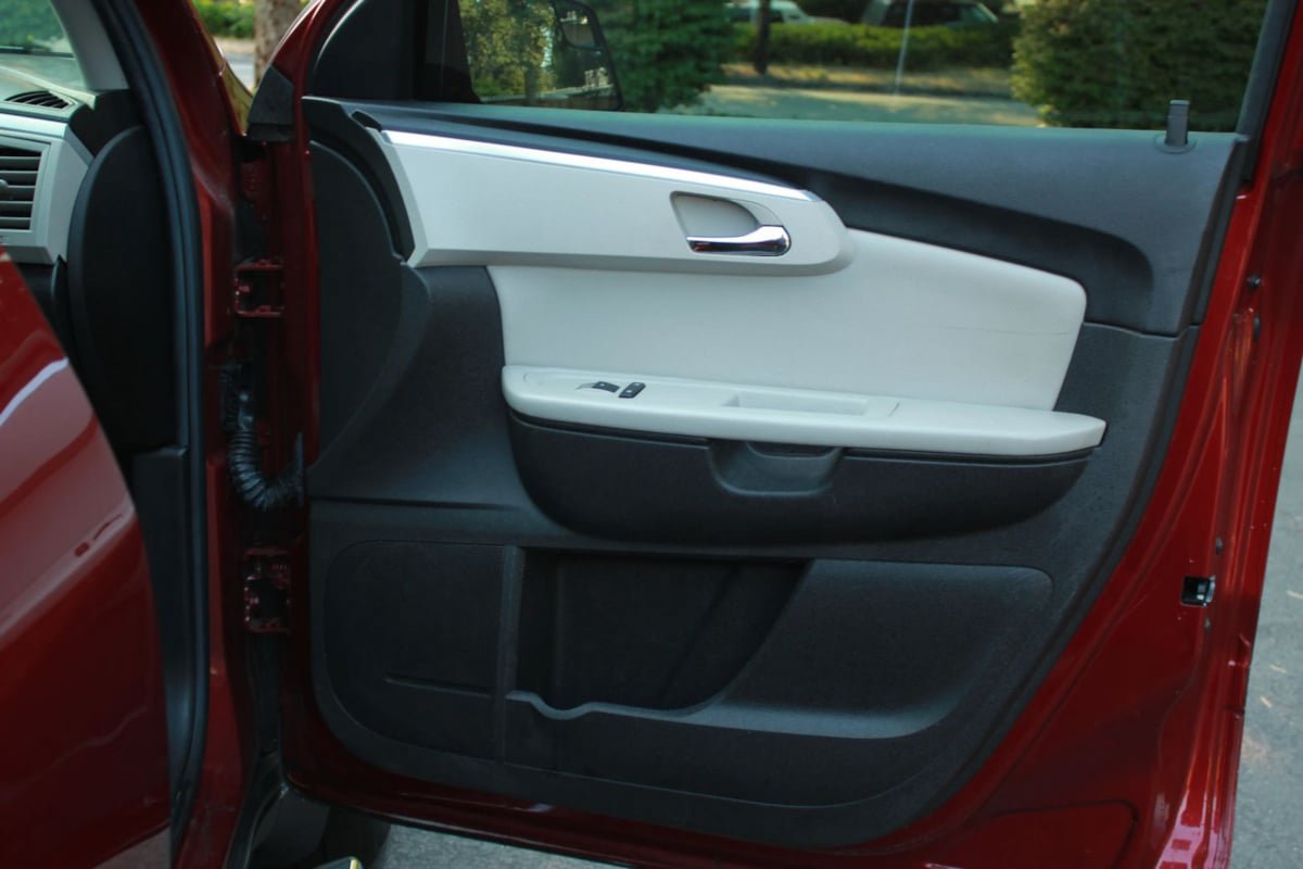 Used 2011 Chevrolet Traverse LTZ w/ LPO, 'HIT The Road' Package AWD/4WD image 19
