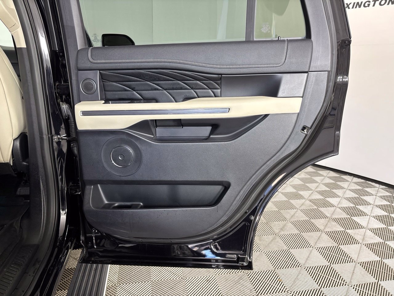 Used 2019 Ford Expedition Platinum AWD/4WD image 30