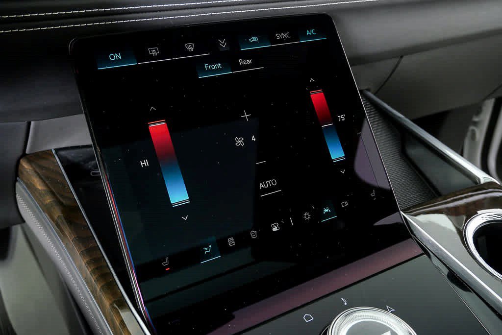 Certified 2025 Cadillac Escalade ESV Sport Platinum AWD/4WD image 19
