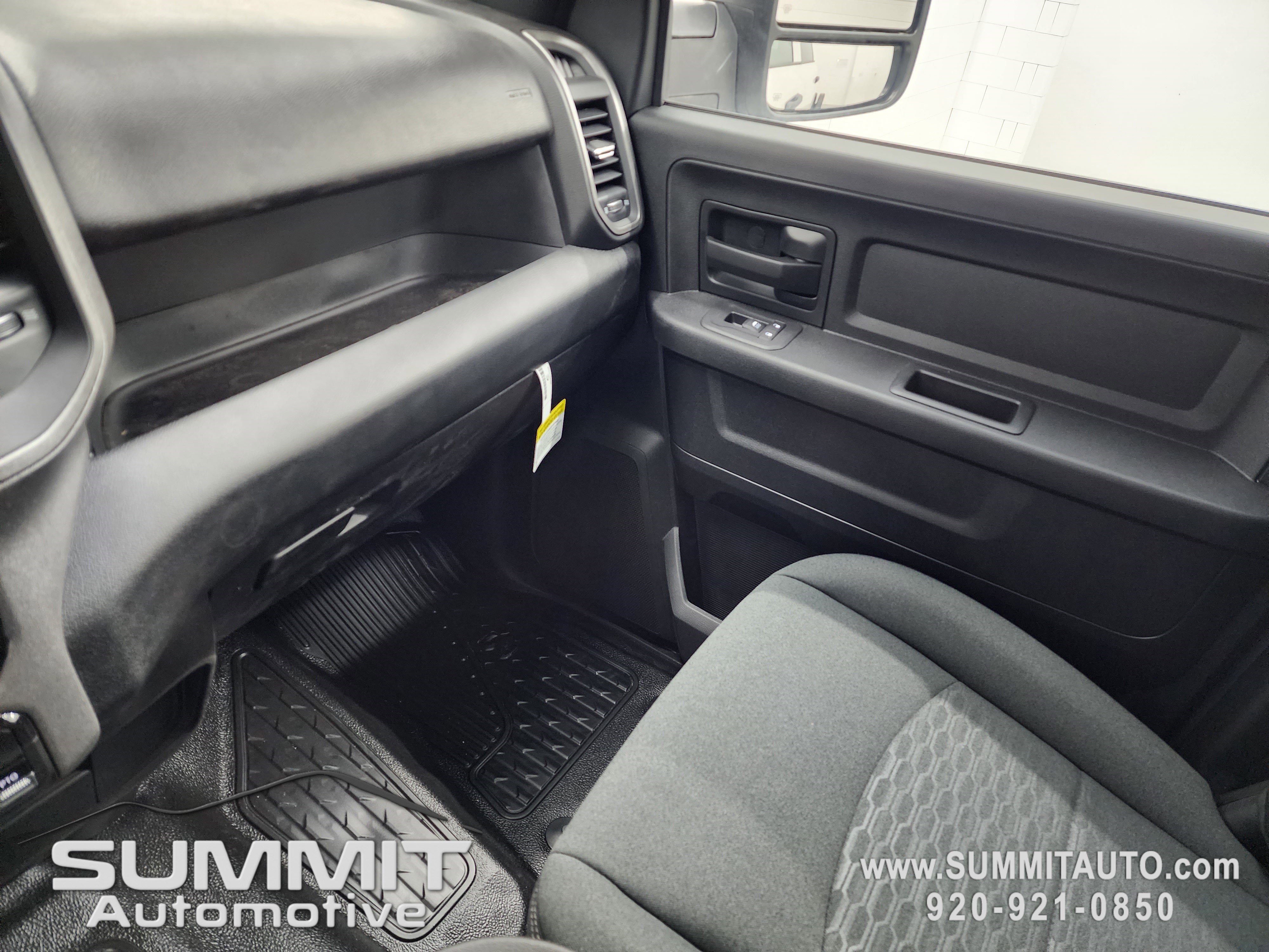 New 2025 RAM 5500 Tradesman AWD/4WD image 11