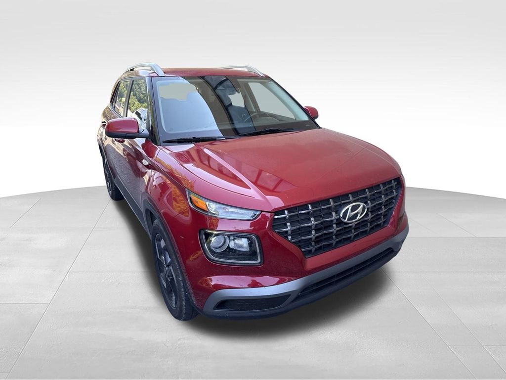 Used 2021 Hyundai Venue SEL FWD image 3