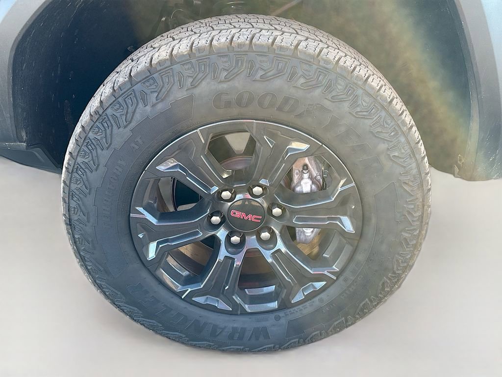 Used 2025 GMC Canyon Elevation image 29
