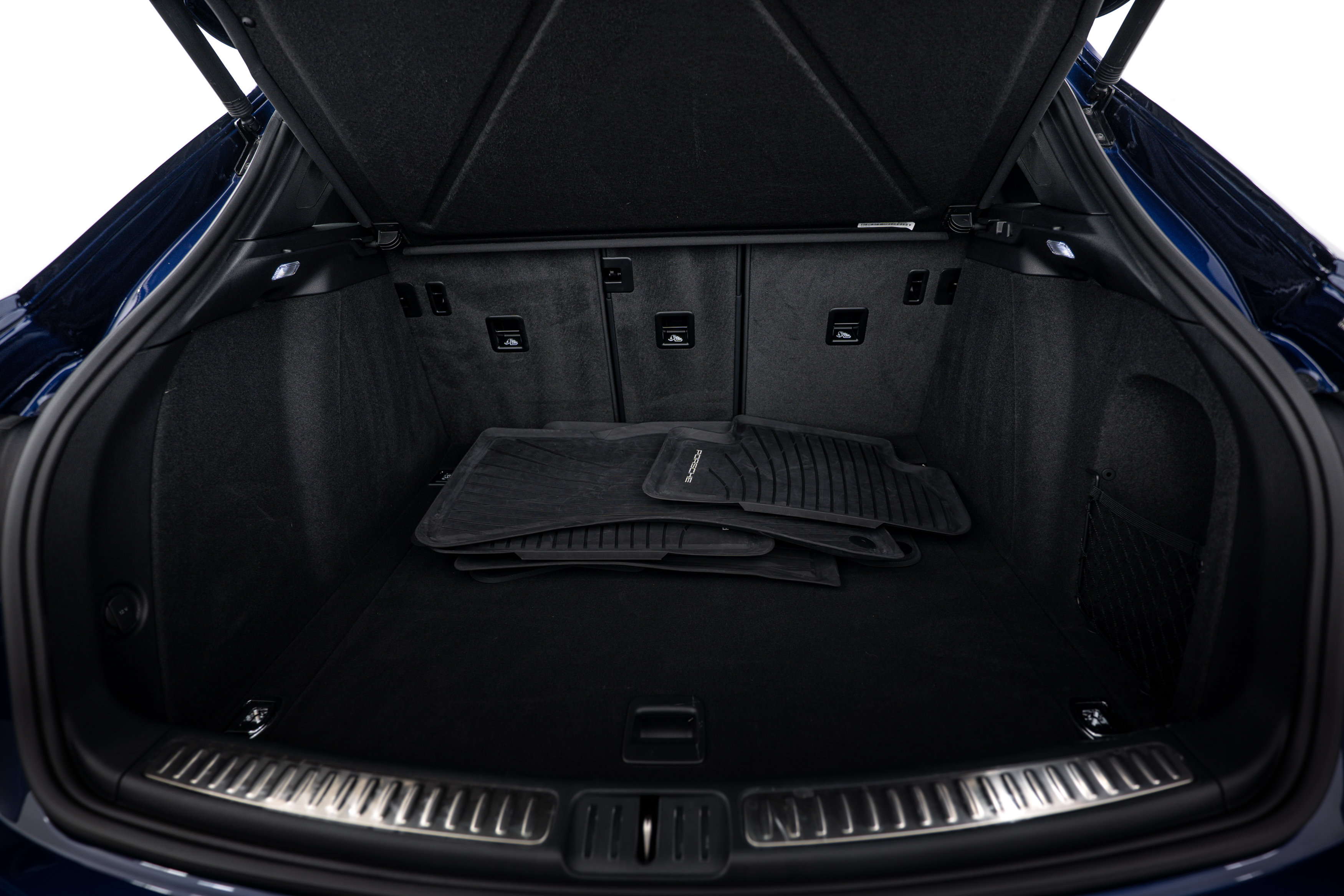 Certified 2026 Porsche Macan Turbo AWD/4WD image 26