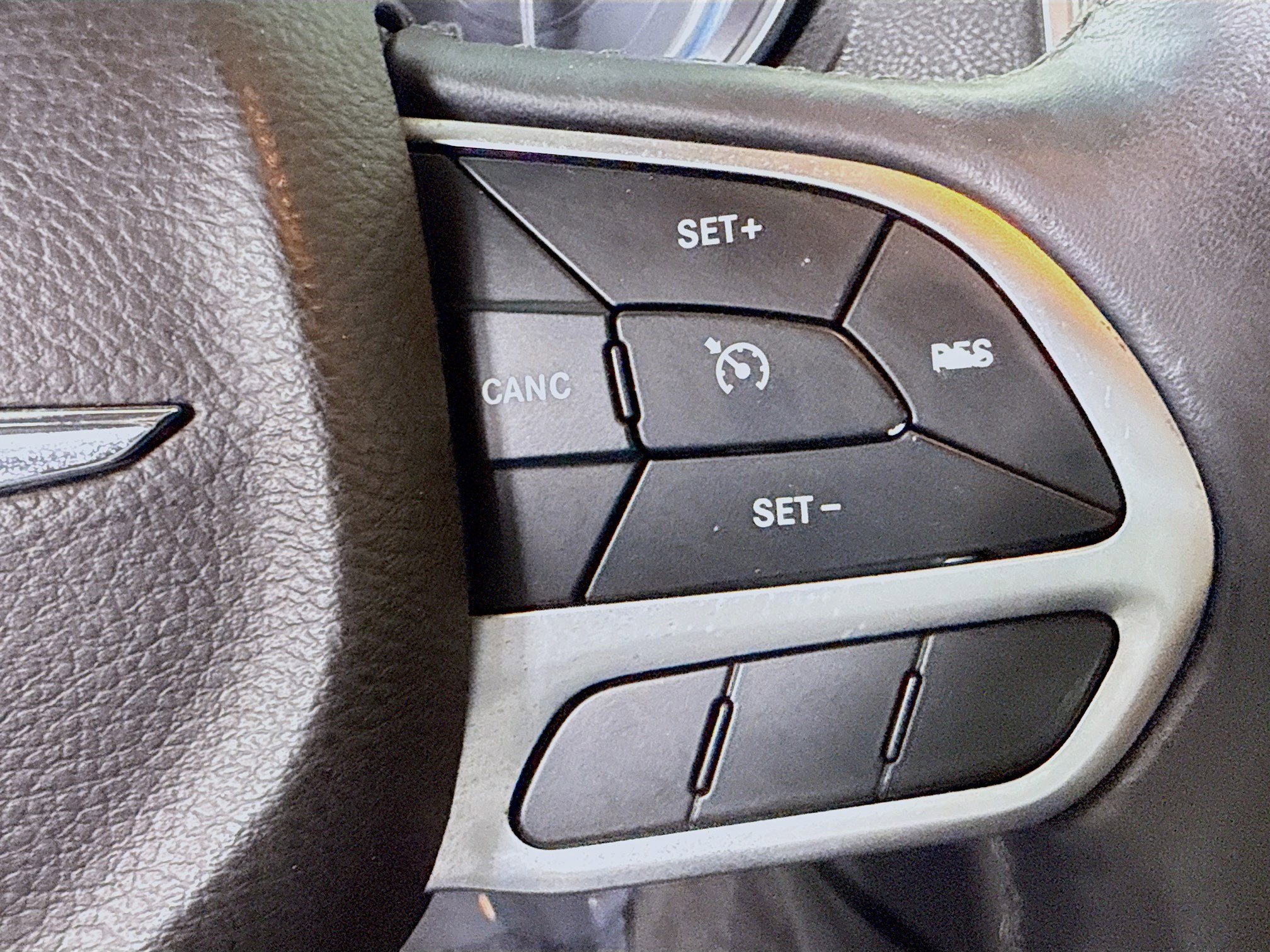 Used 2018 Chrysler 300 Limited image 15