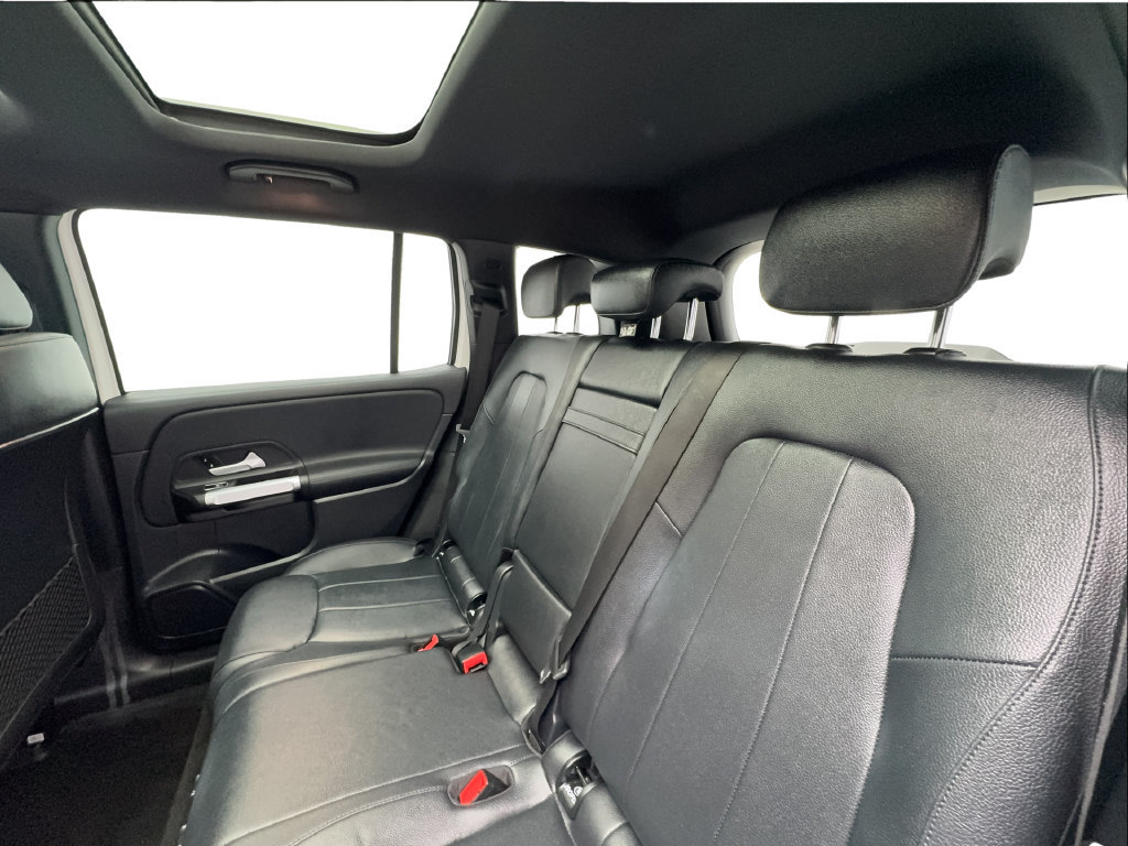Used 2022 Mercedes-Benz EQB 300 4MATIC image 27