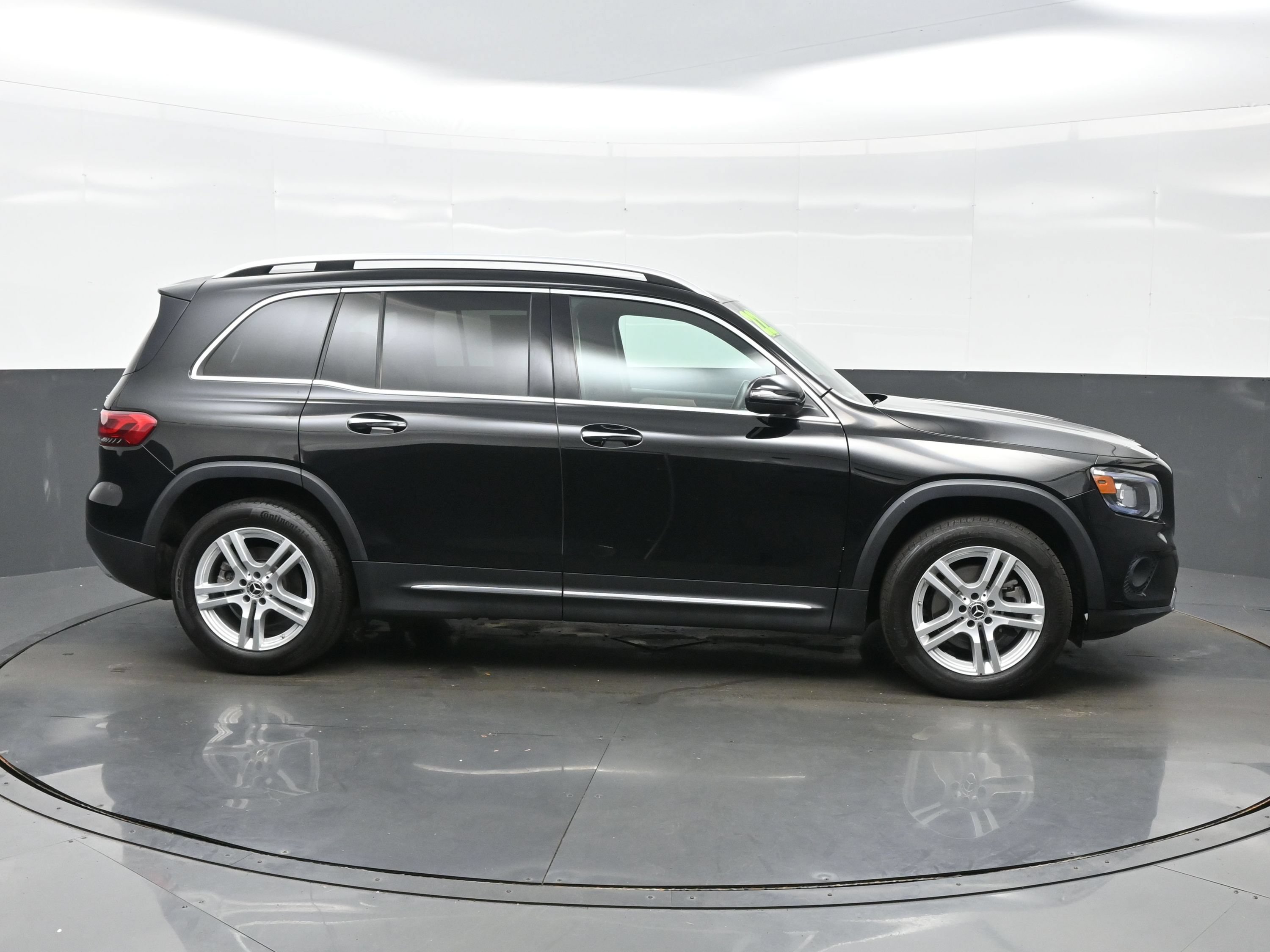 Used 2022 Mercedes-Benz GLB 250 4MATIC image 7