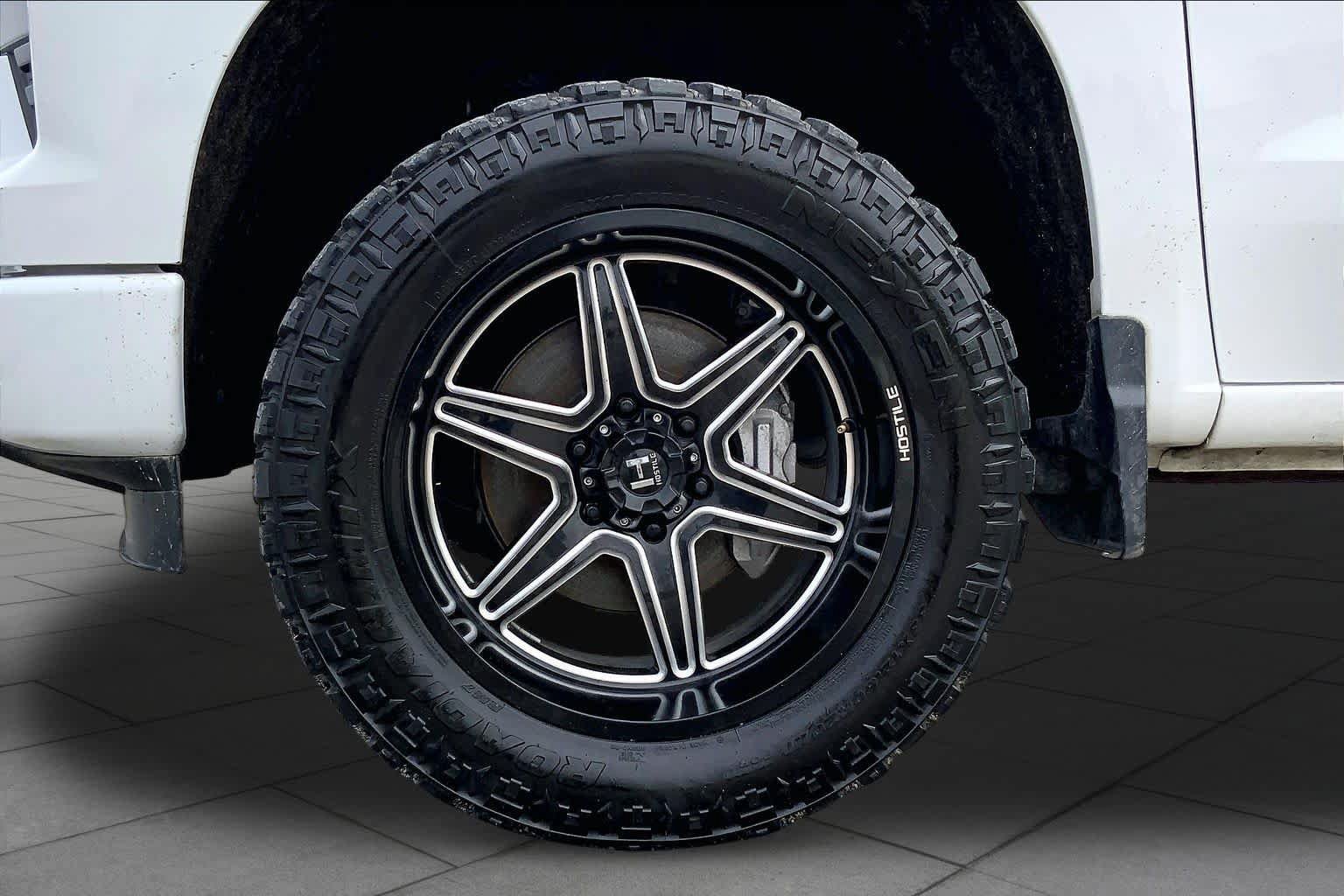 Used 2023 Chevrolet Silverado 1500 Custom RWD image 11