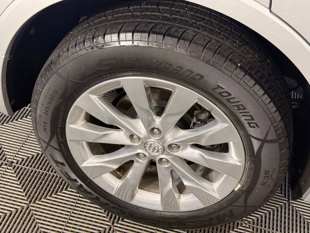 Used 2017 Buick Envision Essence FWD image 17