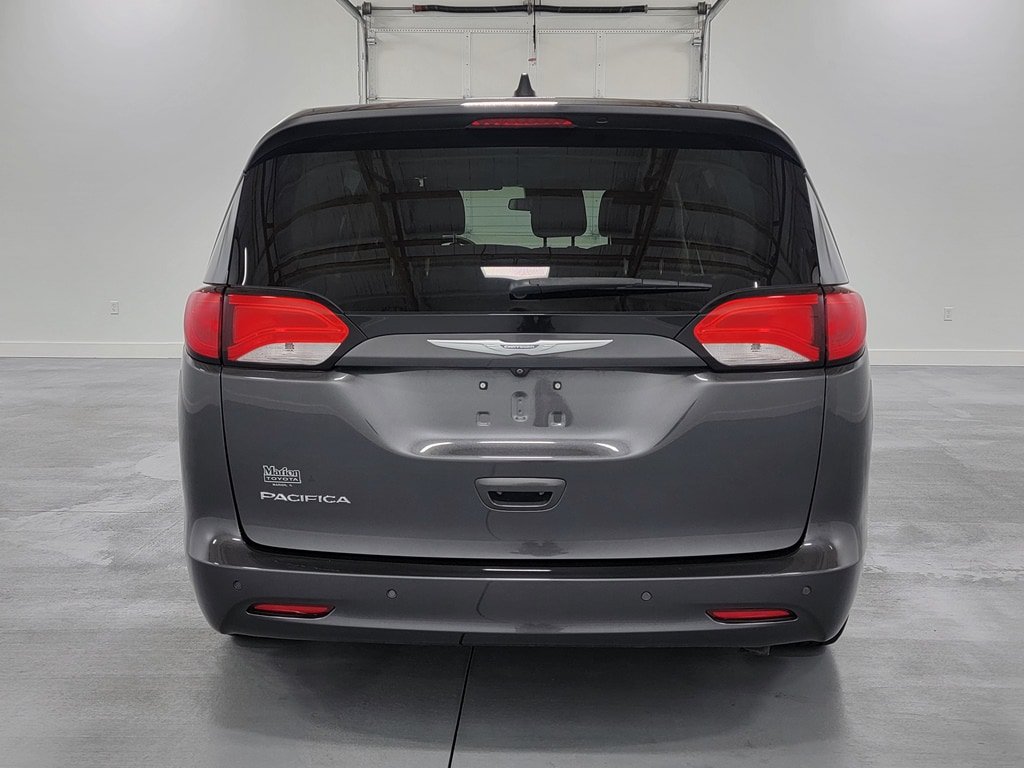 Used 2018 Chrysler Pacifica L FWD image 8