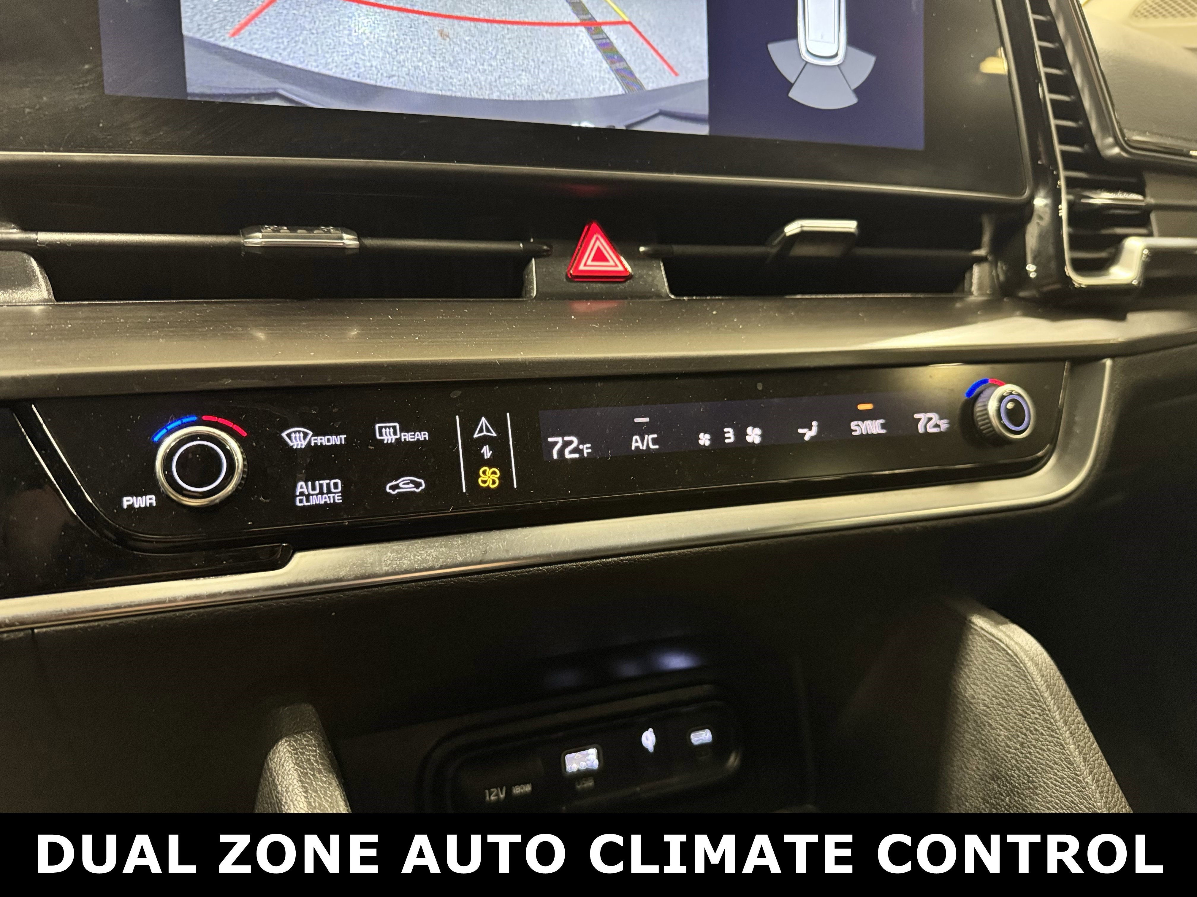 Used 2024 Kia Sportage EX image 8