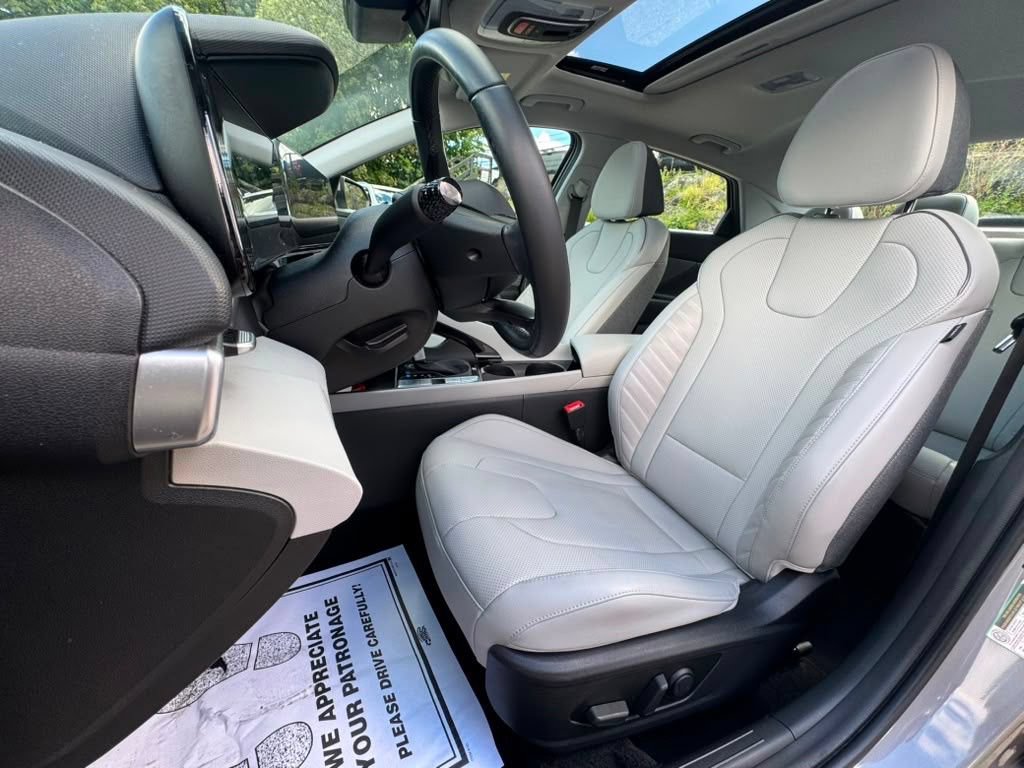 Certified 2023 Hyundai Elantra Limited FWD image 15