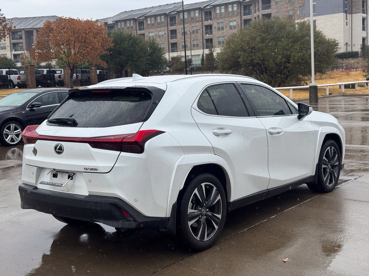 Used 2022 Lexus UX 200 w/ Premium Package FWD image 4