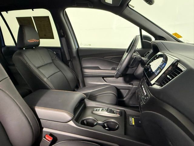 Used 2025 Honda Passport TrailSport image 55