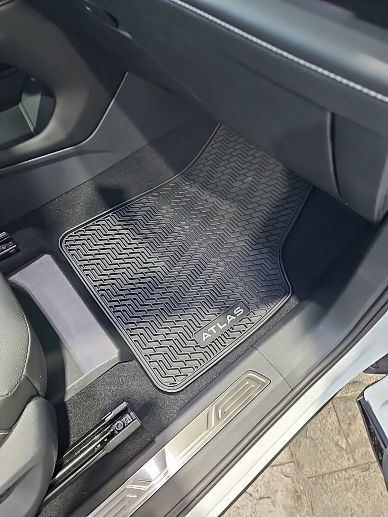 New 2026 Volkswagen Atlas SEL Premium R-Line image 14