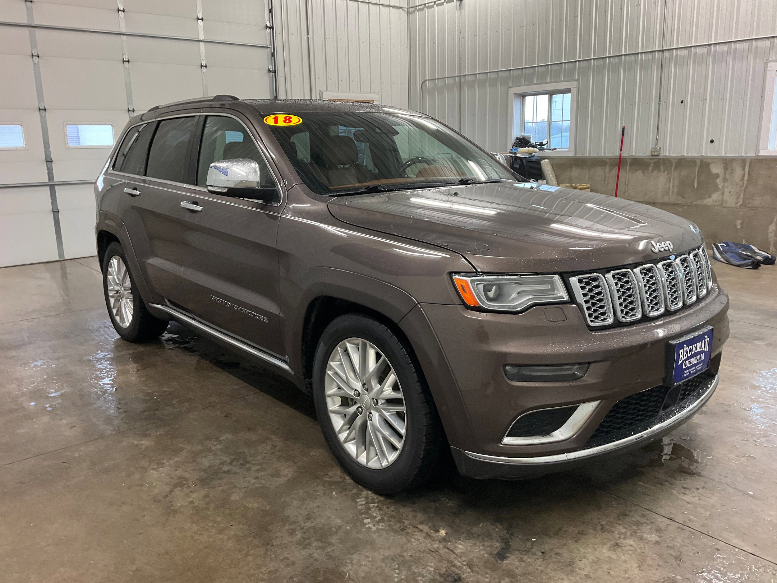 Used 2018 Jeep Grand Cherokee Summit AWD/4WD image 6