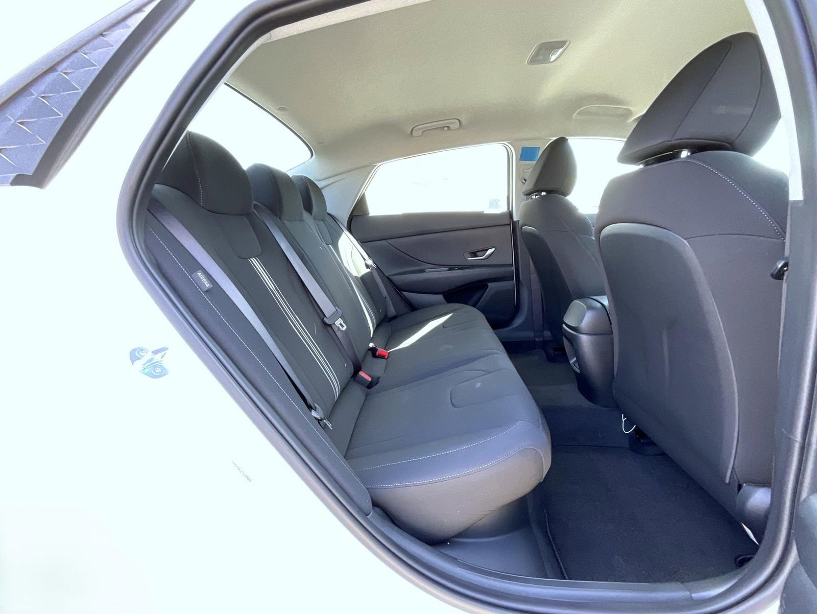 New 2026 Hyundai Elantra Hybrid FWD image 15