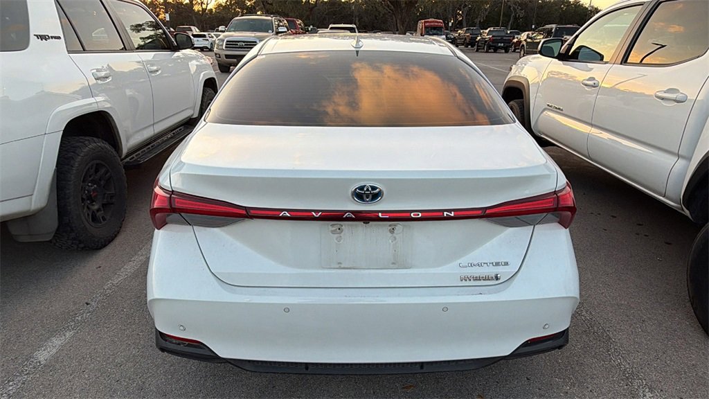 Used 2019 Toyota Avalon Limited image 6