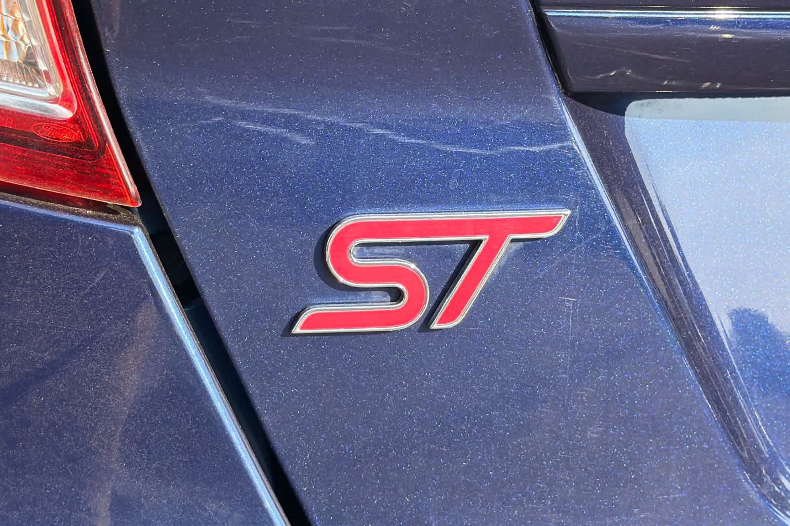 Used 2016 Ford Fiesta ST FWD image 12