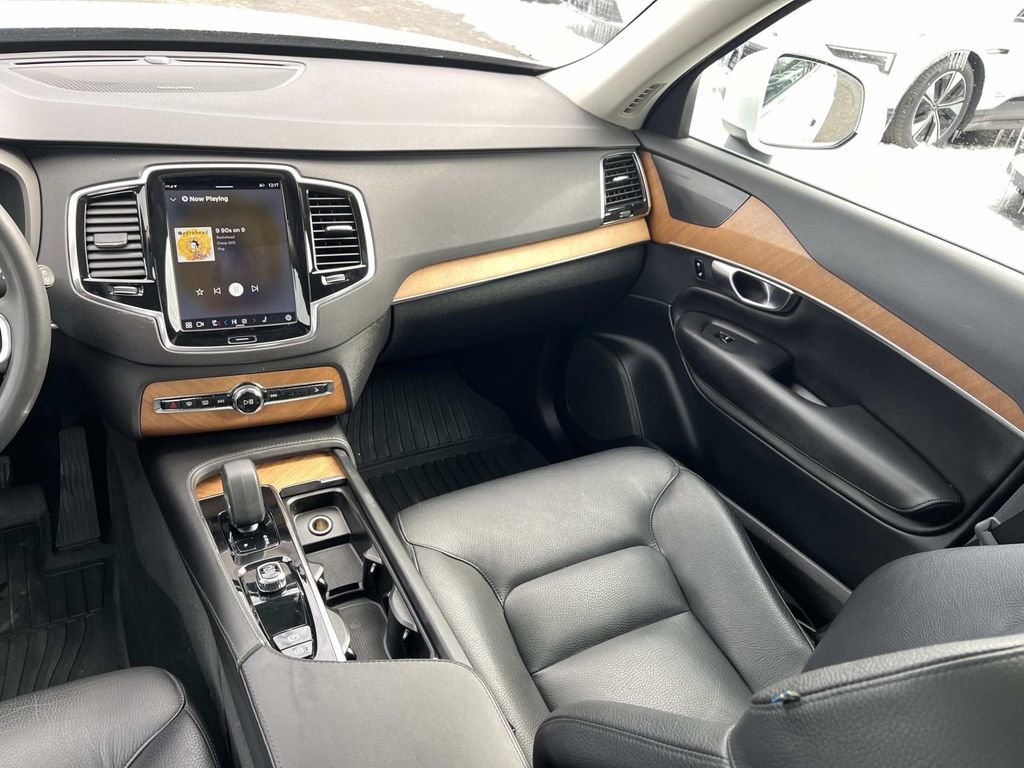 Used 2023 Volvo XC90 B6 Plus w/ Protection Package image 15